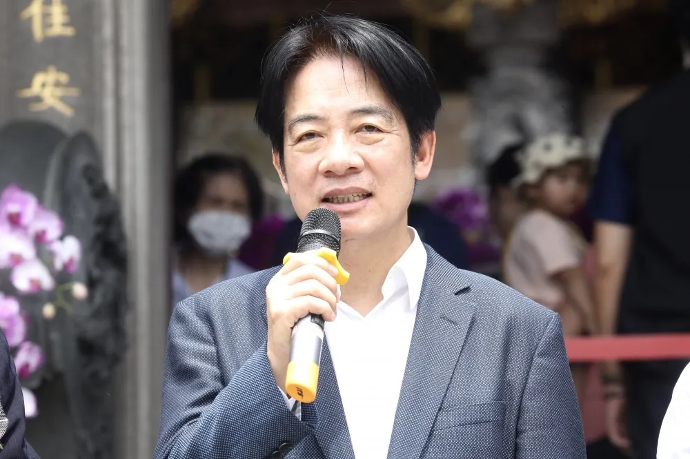 藍營猛攻民進黨能源政策　賴清德秀手機google備轉容量「台灣不缺電」
