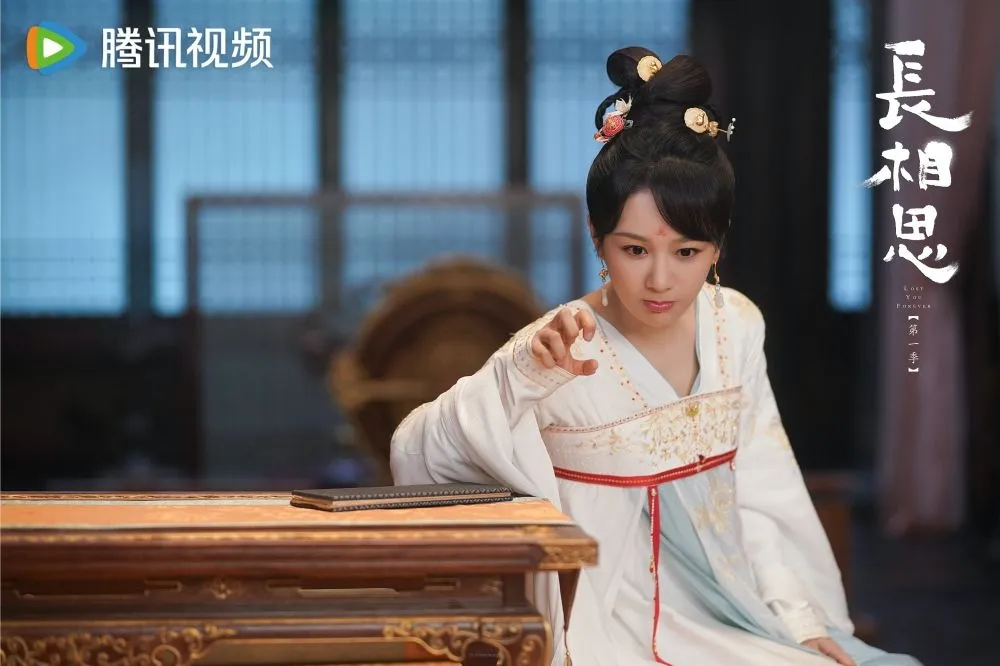 楊紫憑《長相思》躍升古裝陸劇頂流女神　導演揭露她當女主角原因