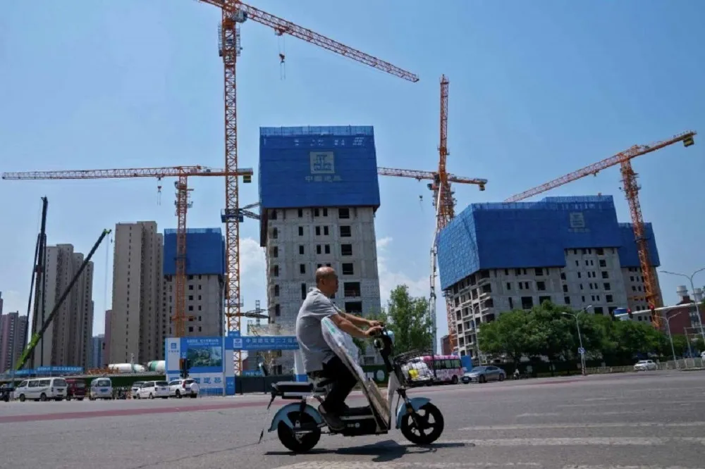 中國房市危機蔓延　上市國有地產商一半都出現虧損 