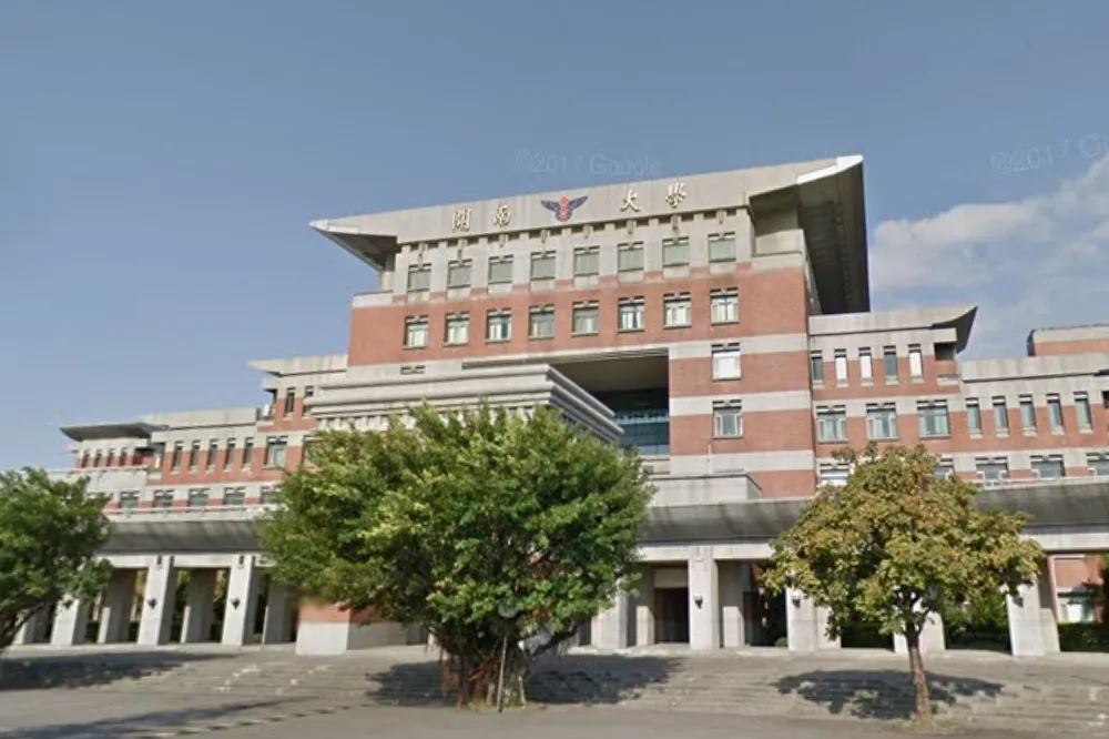 開南大學驚傳墜樓！男學生硬碟藏百部猥褻女童片　躲警查緝跳窗墜地亡