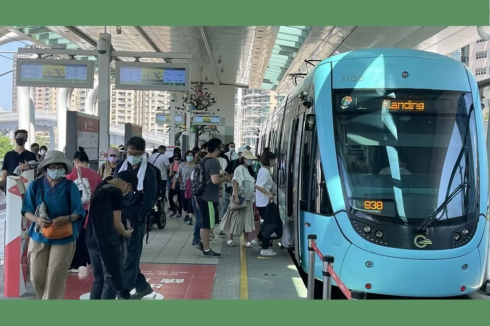 淡海輕軌通勤運量增   將加密尖峰時段班距　煙火日也將加開班車疏運