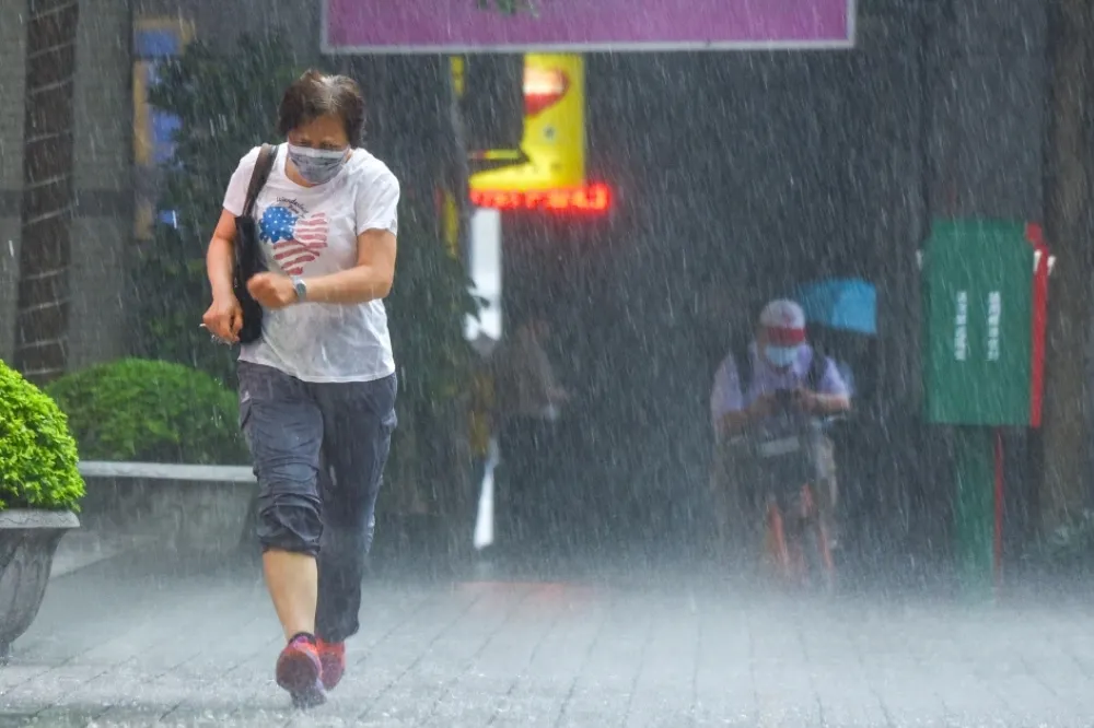 下班注意！7縣市遭雨襲集　其中「4個縣市」大雷雨警報