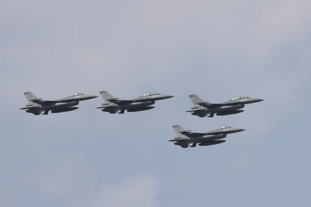 F-16V戰機外掛電戰莢艙爭議多年　美送評估報告交空軍定奪