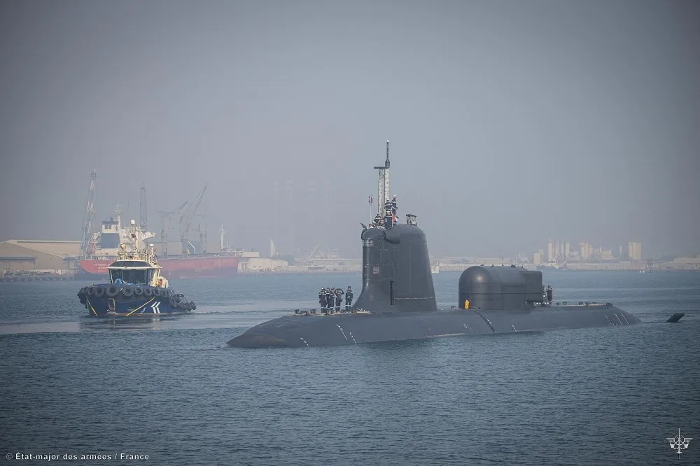【有片】法新型核動力攻擊潛艦「蘇弗倫號」穿越蘇伊士運河　首度部署印度洋展開巡弋任務