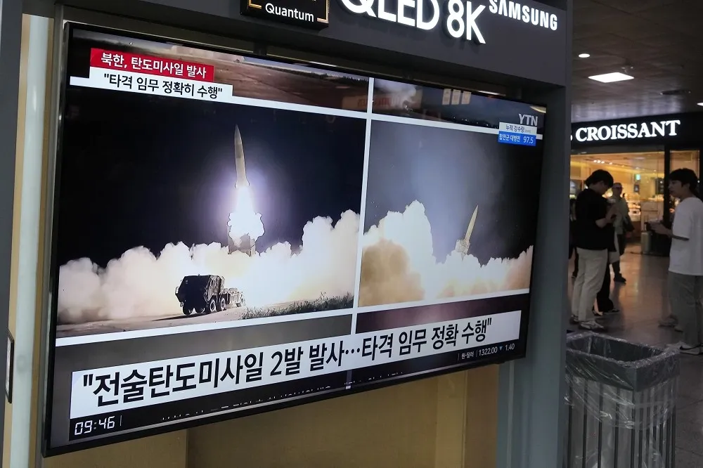 【有片】不滿美部署B-1B轟炸機　北韓發射彈道飛彈進行「戰術核攻擊」演習