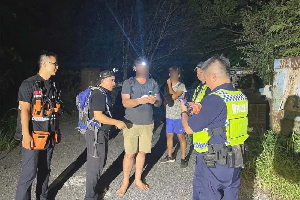 澳洲客傍晚衝烏來玩水卻在返程迷路　警消靠定位找到人