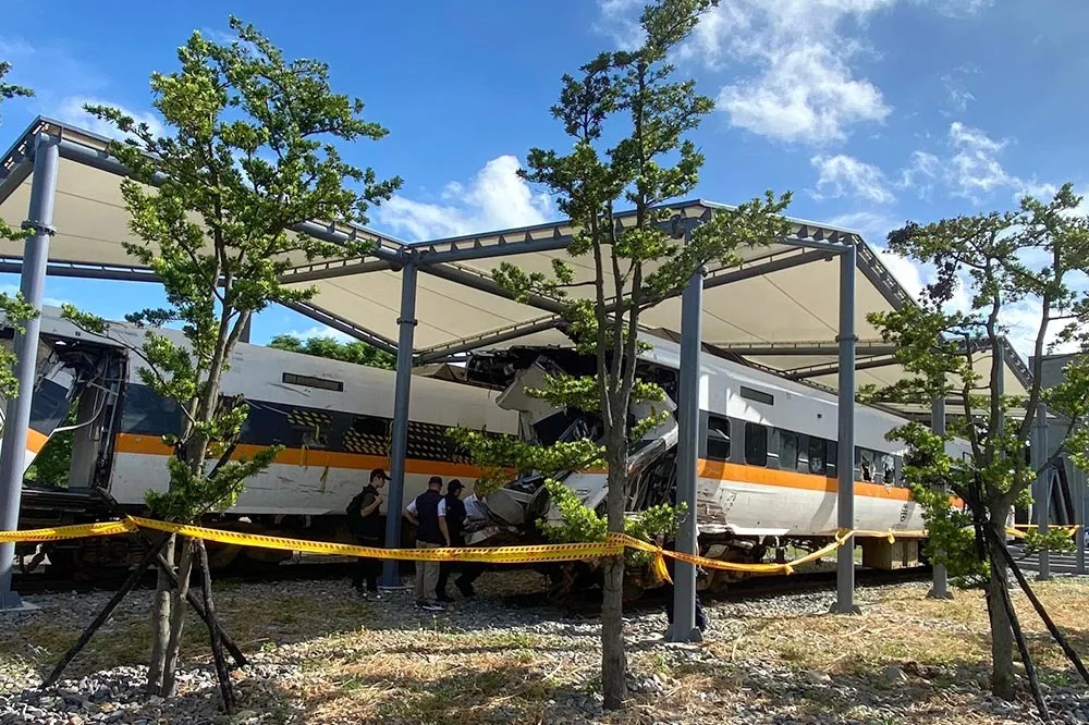 台鐵太魯閣號事故列車今再勘驗　第8車廂找到「8片頭骨、32件乘客物品」