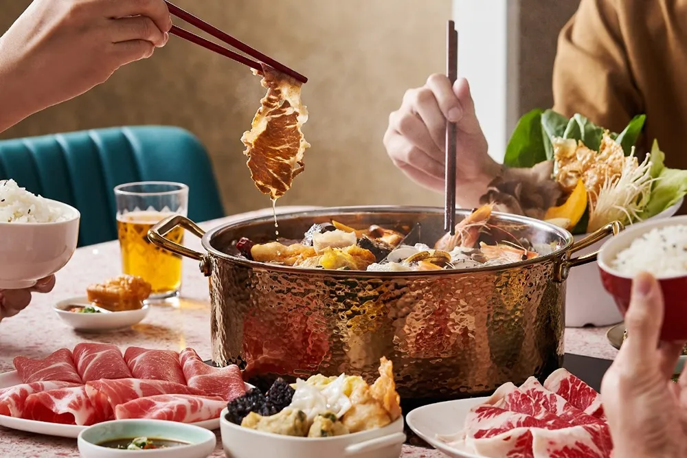 協尋 9 月壽星！饗賓吃到飽「小福利麻辣鍋」優惠 94 元開吃　處女座、天秤座再送北海道干貝