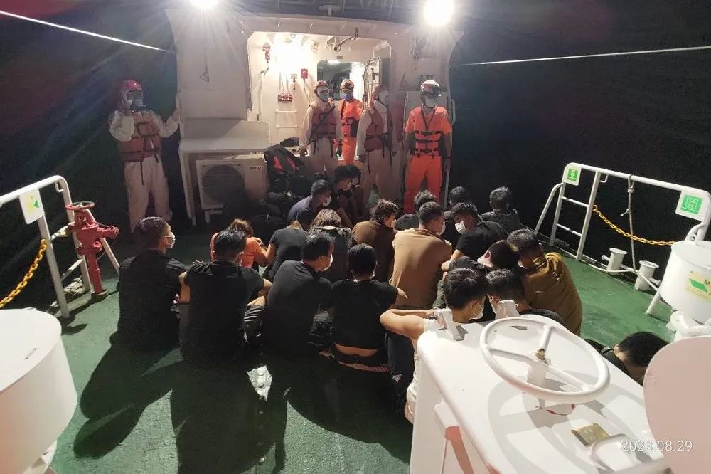 看準「蘇拉」剛走人蛇集團欲搶灘　19名越南偷渡客遭逮