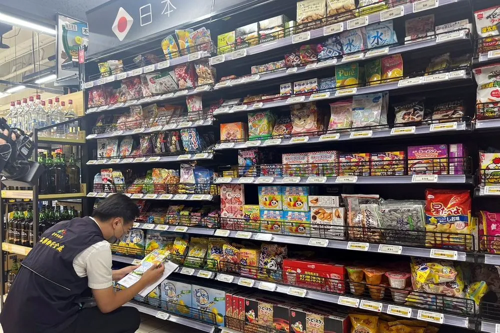 把關食安　台中市府突擊賣場抽測水產品檢驗核輻射