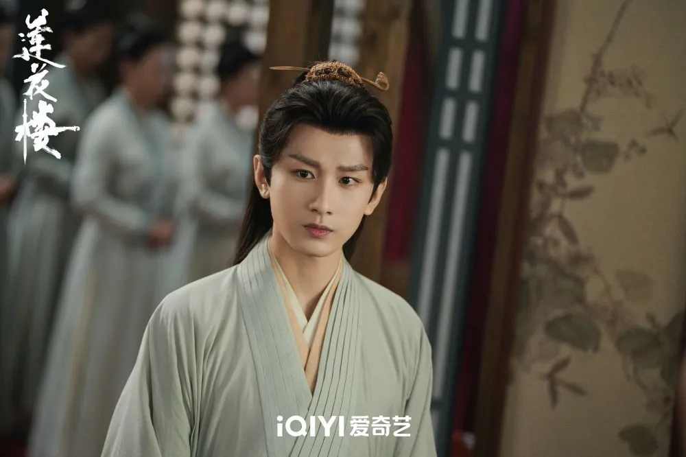 成毅《蓮花樓》榮登暑假陸劇王　他強忍腰傷上節目「這舉動」網讚超敬業