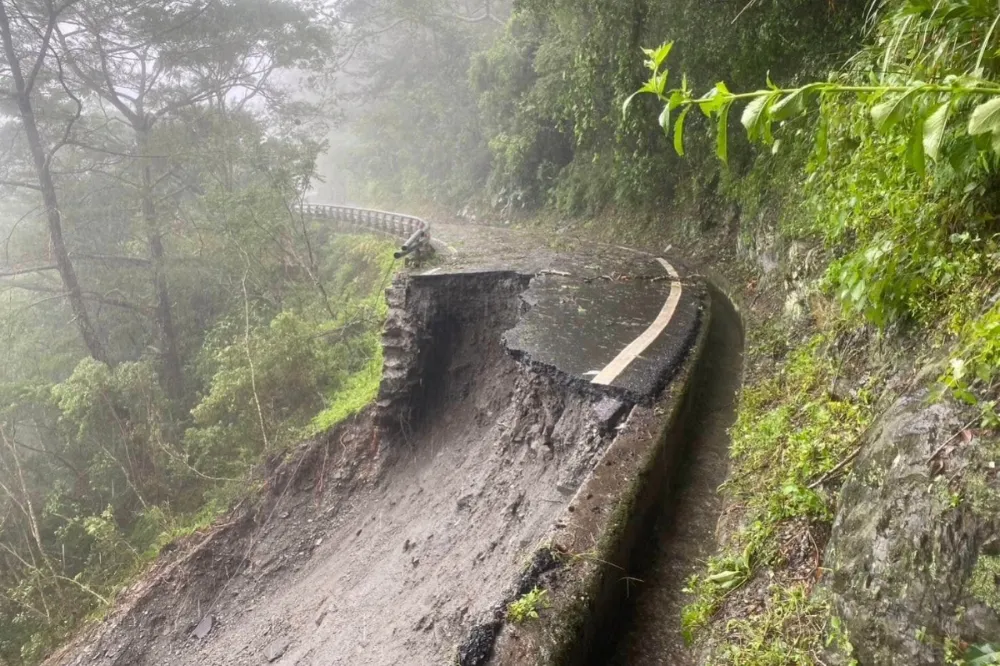 南橫公路坍方台東利稻村成孤島　明天續放第4天颱風假