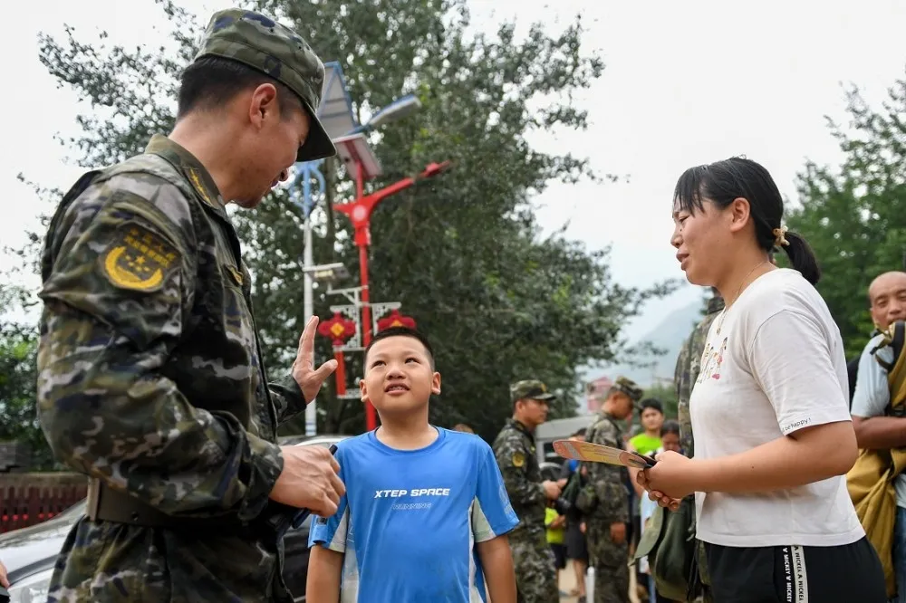 中國用軍人搶救人口出生率　發布「軍隊實施人口與計劃生育法辦法」