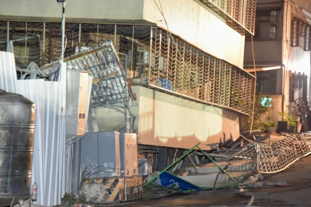 【太扯片】北市大直民宅塌陷擴大撤離159人　緊急灌水阻止惡化