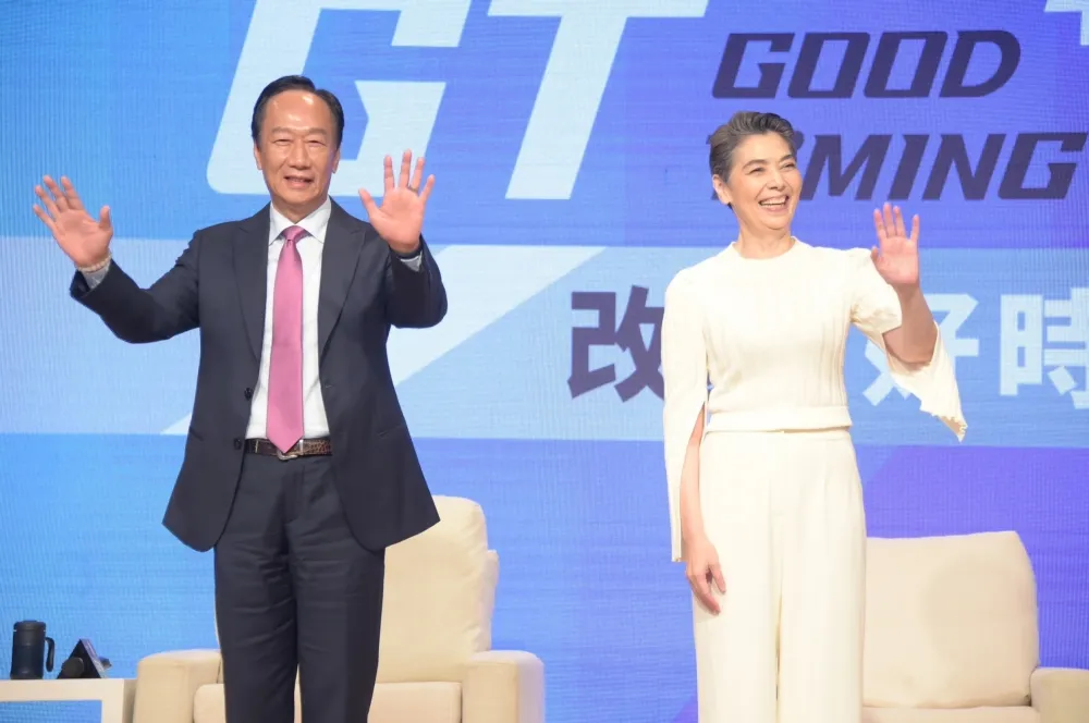 看中賴佩霞溝通專長有助在野整合　郭台銘917後展開全台連署