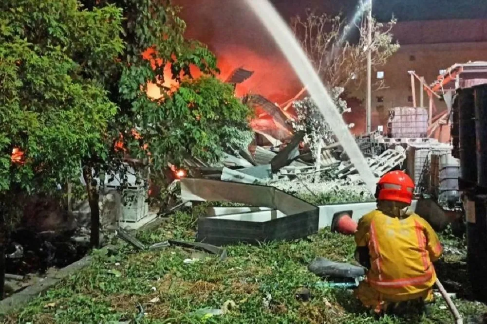 屏東工廠爆炸1死12受困96輕重傷　蔡英文令全力投入救援