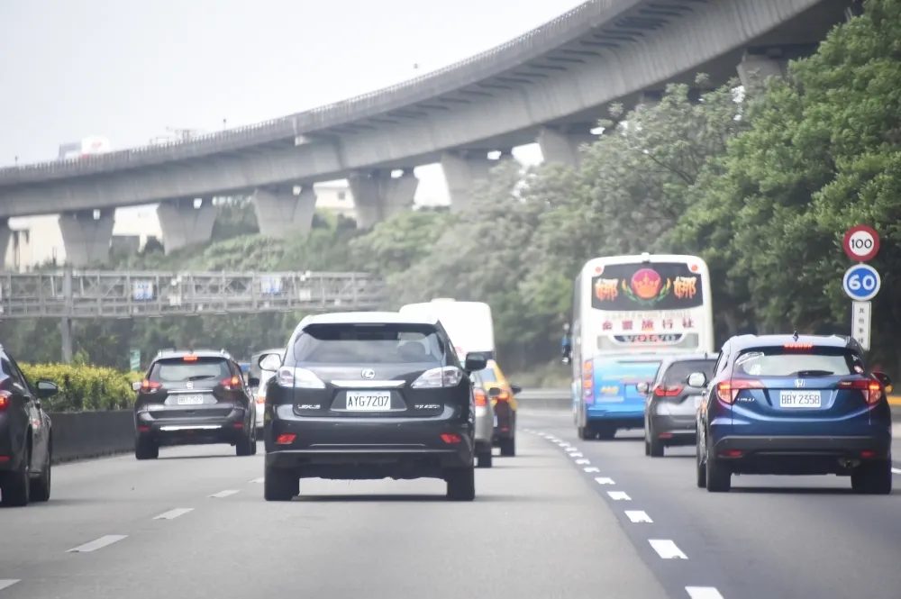 【中秋連假第2天】國道午後湧現北返車潮　國5預估塞到深夜