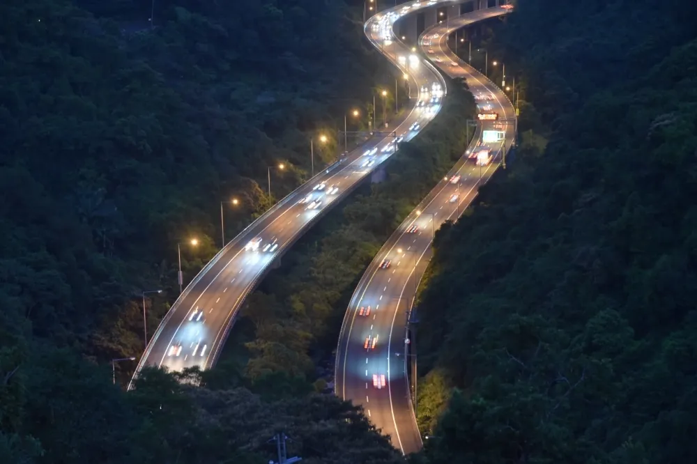 【不斷更新】中秋收假國5宜蘭-頭城車速僅10公里　國1彰化段恐塞到晚上8點　