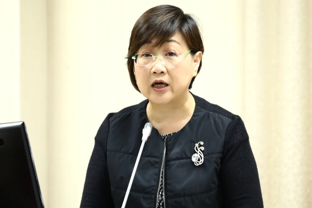 【性騷吃案疑雲】王鴻薇再曬受害者對話截圖　徐佳青表達遺憾