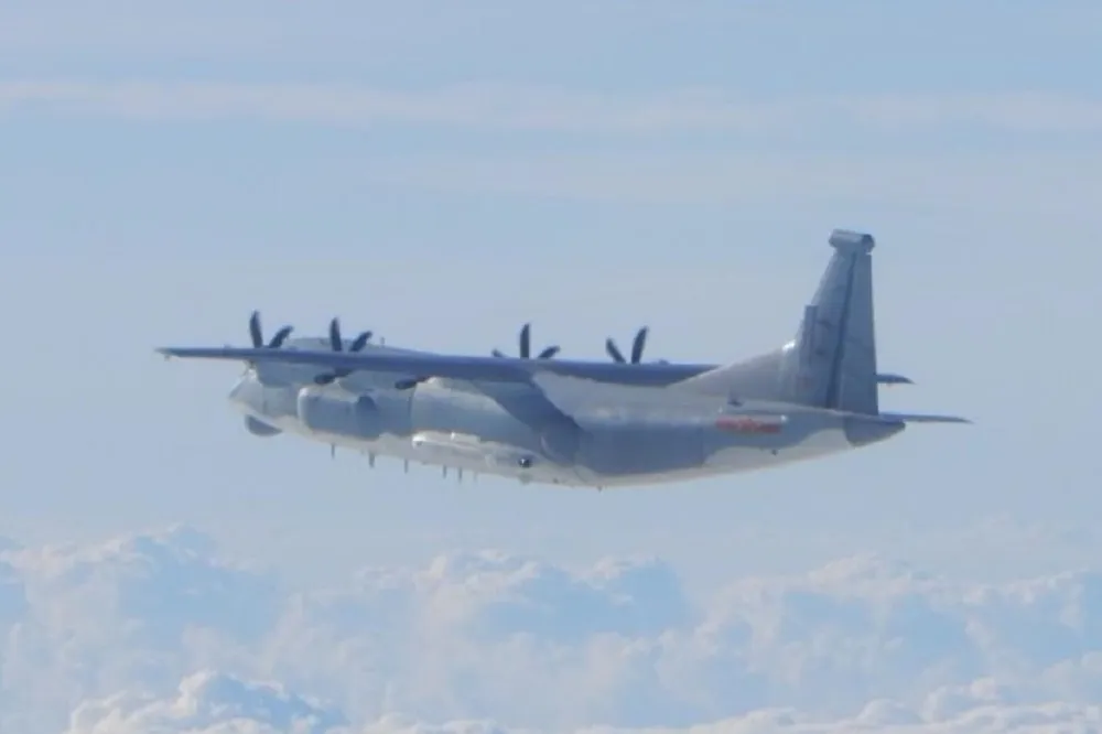 共機竄飛國泰航空機下，有多危險？