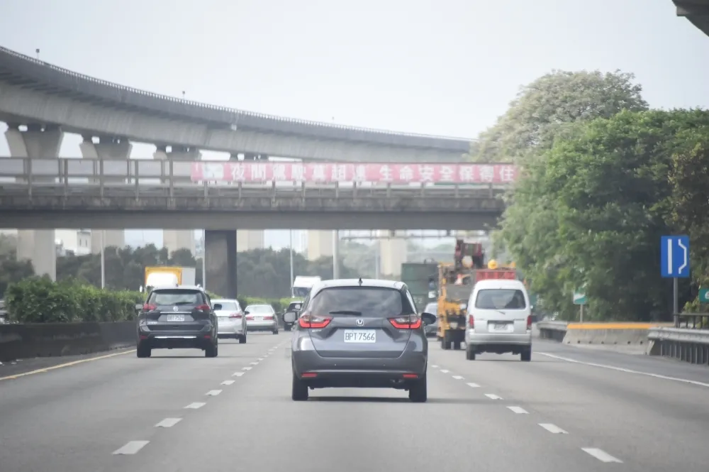 【國慶連假第2天】國道午後湧北返車流　國5恐塞到半夜