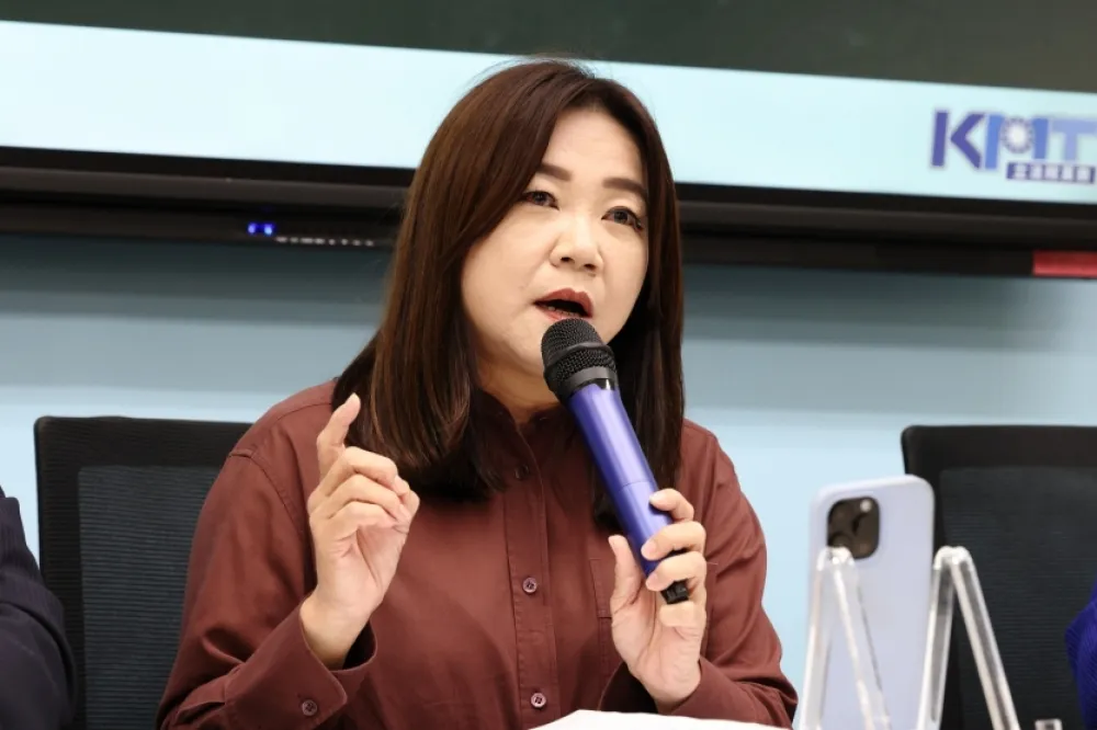 馬文君拿2證明指潛艦國造GL成「人頭公司搶標」　諷綠營為掩蓋醜聞才攻擊自己