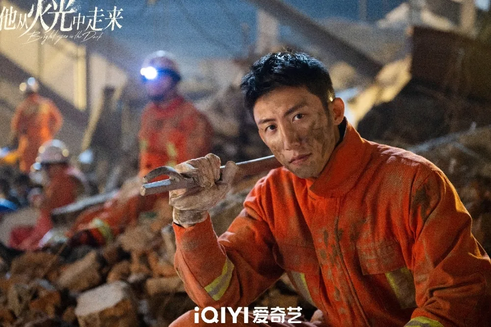 黃景瑜《他從火光中走來》演活硬漢消防員打趴楊洋　自曝因「這理由」不演古裝劇