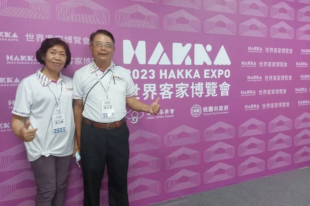世客博的幕後英雄！志工、導覽員化身遊客神隊友