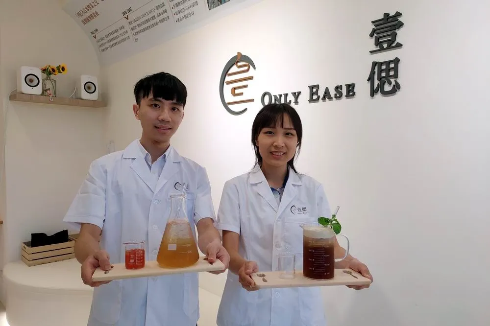 生技業二代開健康飲料店　創新酵素保健飲有「壹偲」