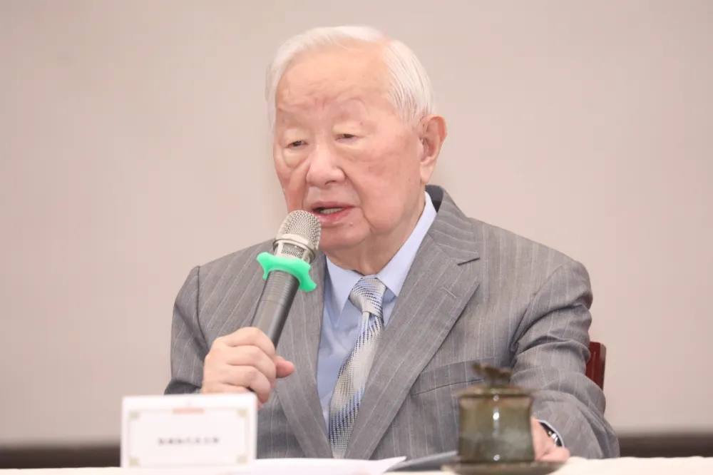 談全球半導體供應鏈布局　張忠謀預估30年後台灣不像現在有優勢