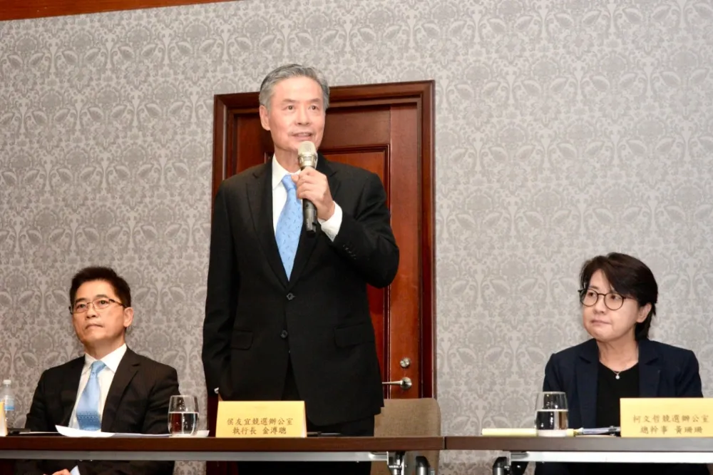他分析民主初選辦完大選也結束了　諷金溥聰愚勇提議「藍白合開局即破局」