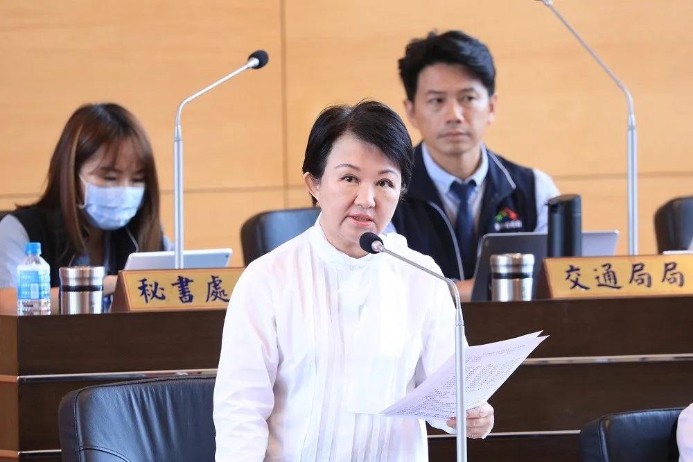 誰卡中捷藍線多年？　盧秀燕向中央喊話：盼以民為念，放手吧！