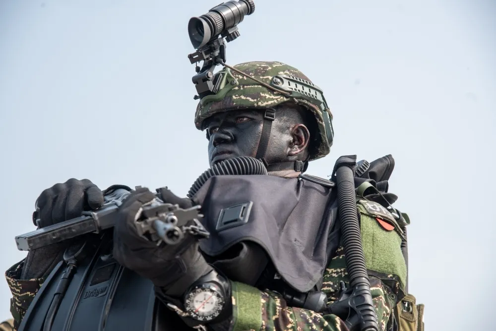 又是台捷友好關係？　軍備局401廠採購非倒像型光放管案由罕見「捷克」產品得標