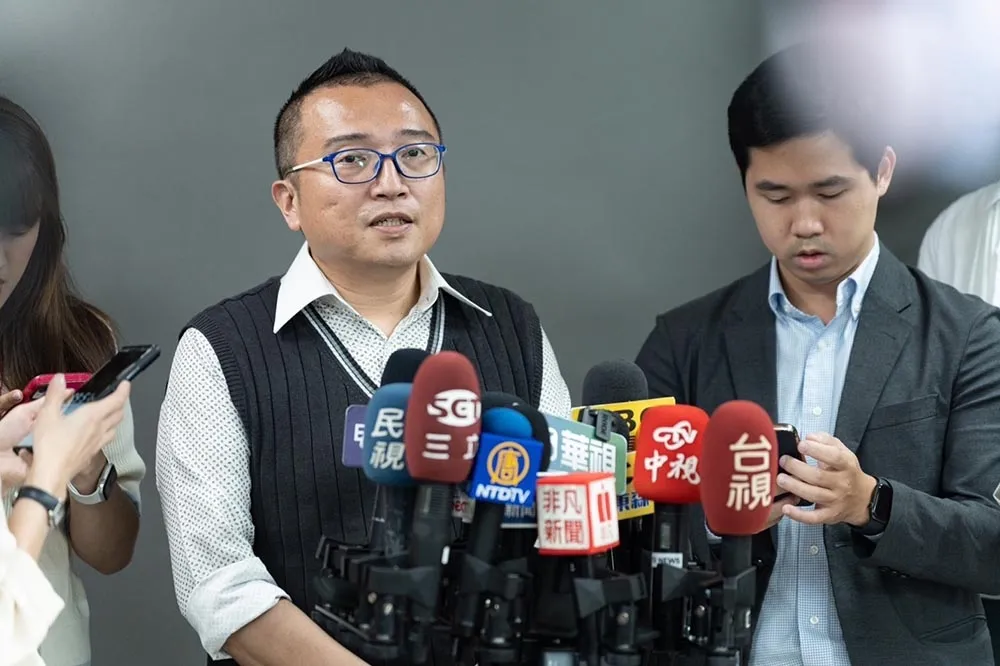 【快訊】柯辦主任周榆修被抓包是民進黨員　今宣布退黨