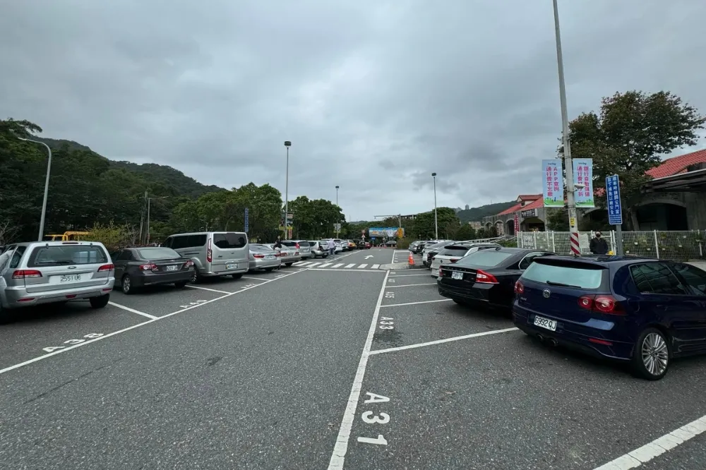 上路注意！「汽車起義」今發起停車石碇區　停車場全滿