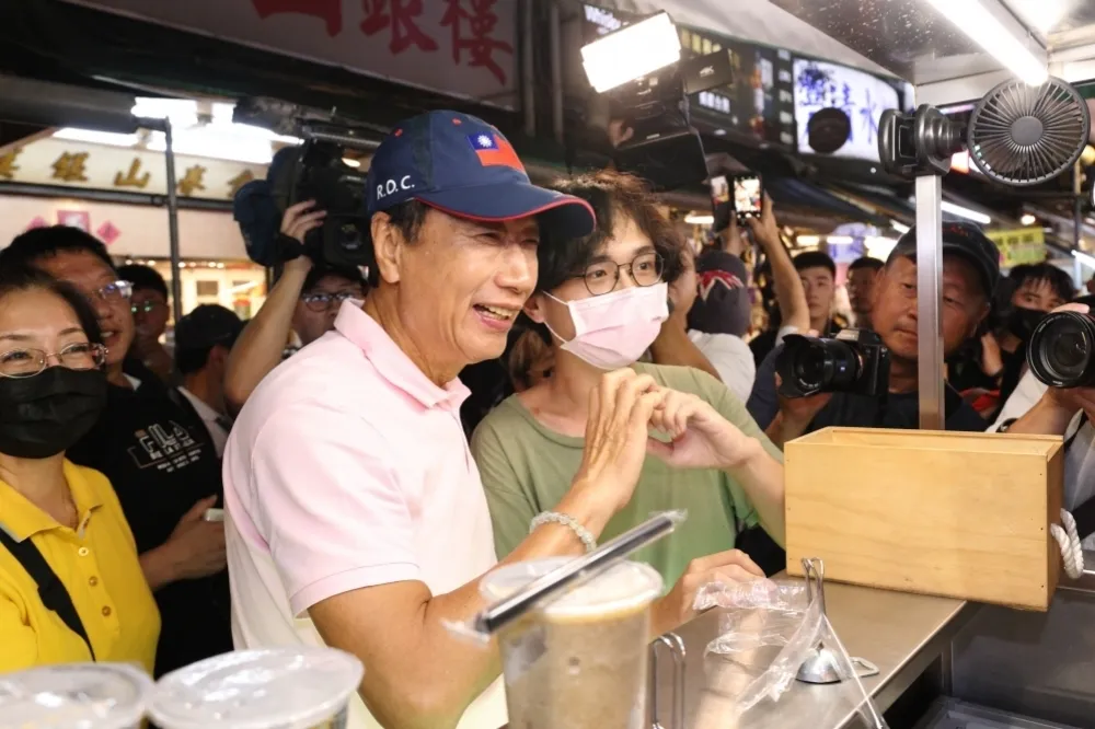 郭台銘力拚台灣總統大選之際　中國官媒爆富士康遭全面查稅