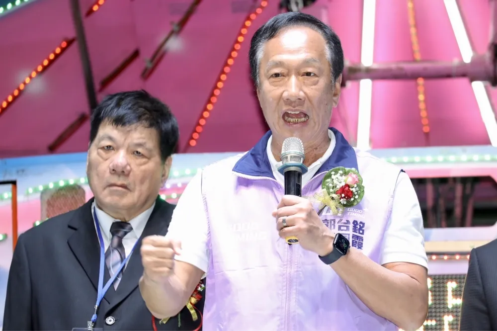 連署站爆花錢買個資主嫌收押、6人交保　郭台銘競辨：違法就應舉報