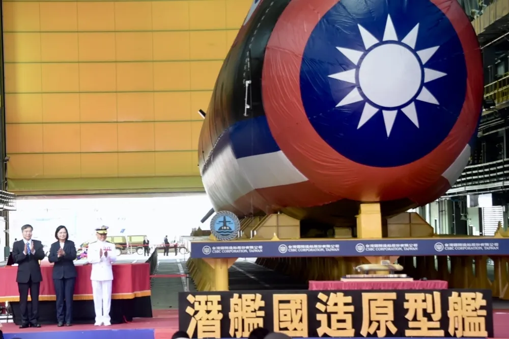 潛艦國造預算未凍　馬文君接受趙天麟提議改主決議了解進度
