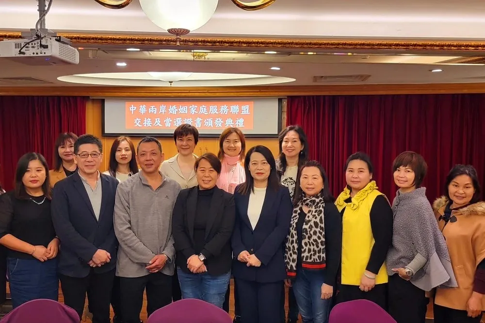 民眾黨不分區立委名單　中國前國家幹部徐春鶯、戰國策傳媒董座吳春城列入