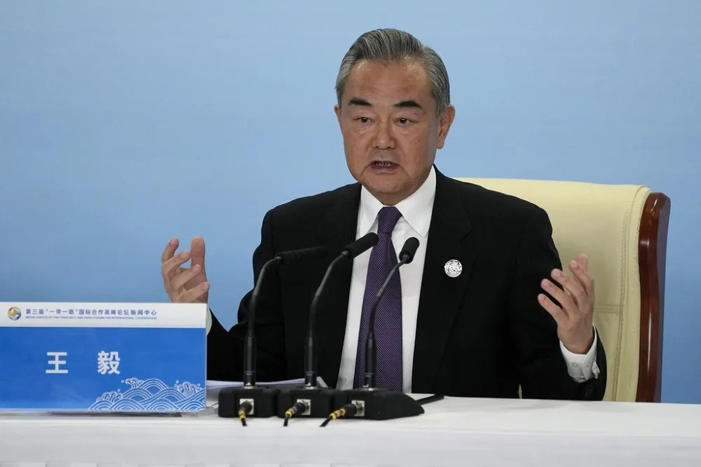 王毅與美國戰略界人士座談　稱為「APEC拜習會」一起努力