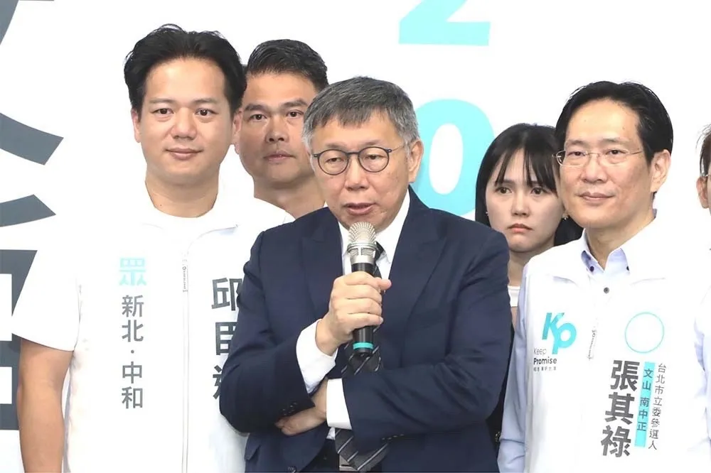 民眾黨擬將中配徐春鶯列不分區　柯文哲：若選上不會去國防外交委員會
