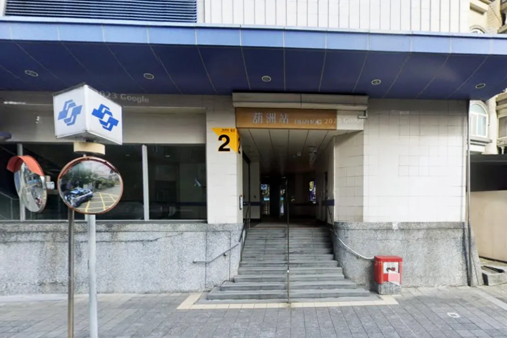文湖線葫洲站電梯突下墜劇晃　民眾受困10分鐘驚喊：人生跑馬燈跑過