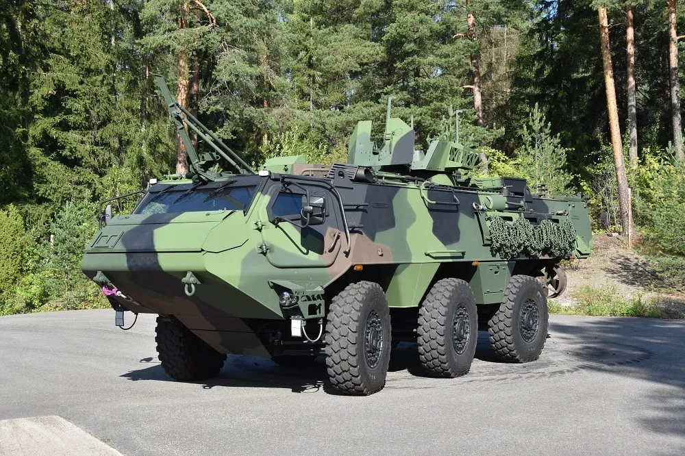 【有片】瑞典接收首批Patria 6x6甲車　強化部隊機動力