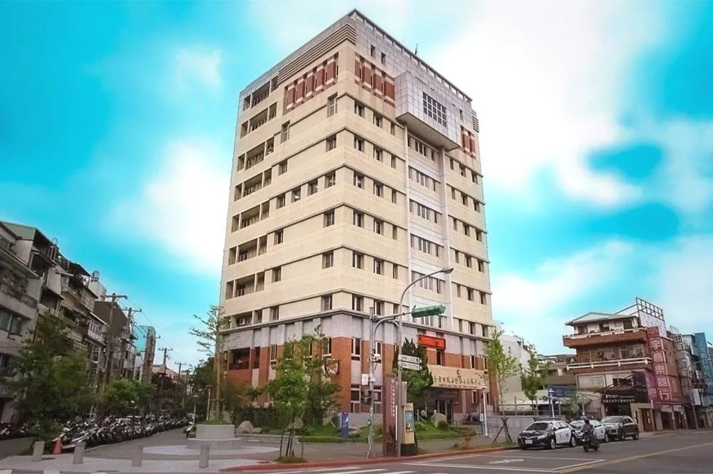 北市士林警員「黑吃黑」調包毒品遭羈押禁見　分局報請記2大過免職　　