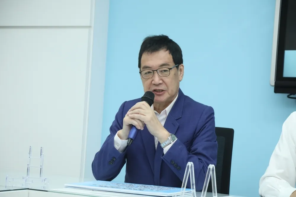 費鴻泰兒罵女同學「婊子、垃圾」　高院判拘50日定讞