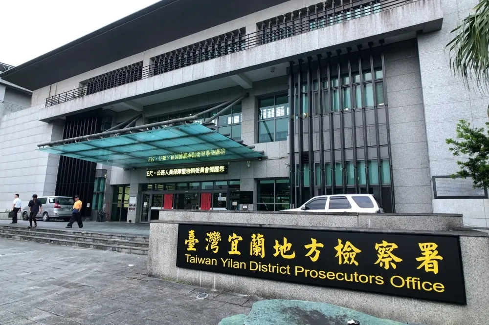 【郭台銘連署行賄案】請6國中生偽簽當事人簽名　宜檢聲押1人竟獲交保、檢方將抗告