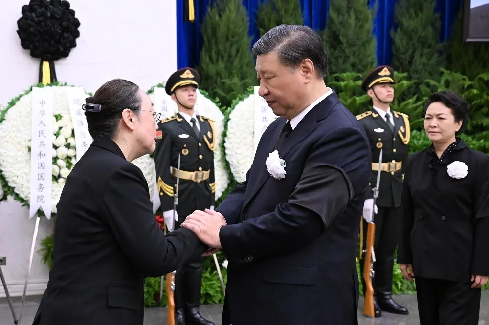 李克強告別式　習近平夫婦出席弔唁、胡錦濤送花圈