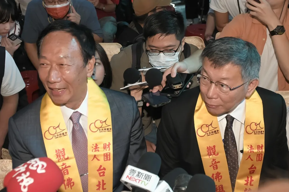 甩開侯友宜！柯郭相揪赴信義富邦「密會」　柯文哲：1.5小時聊日幣貶值