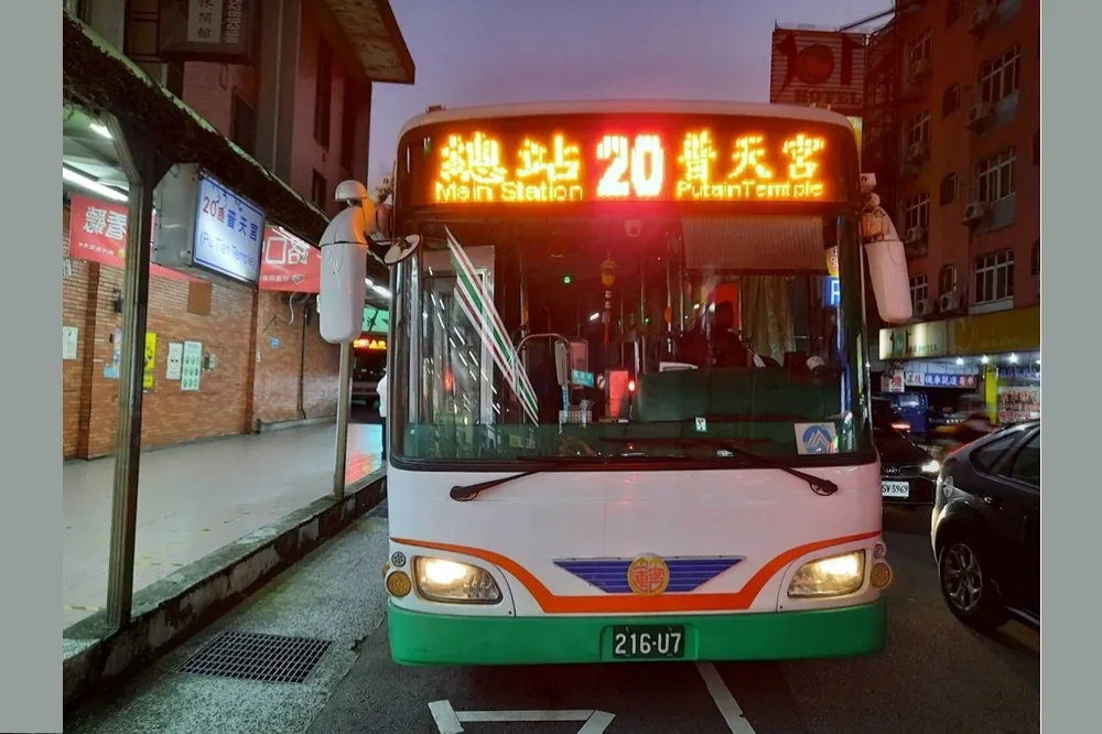 客運人力吃緊影響公車班次　竹市府主動介入協調 20路公車11/6起尖峰時間再增2班