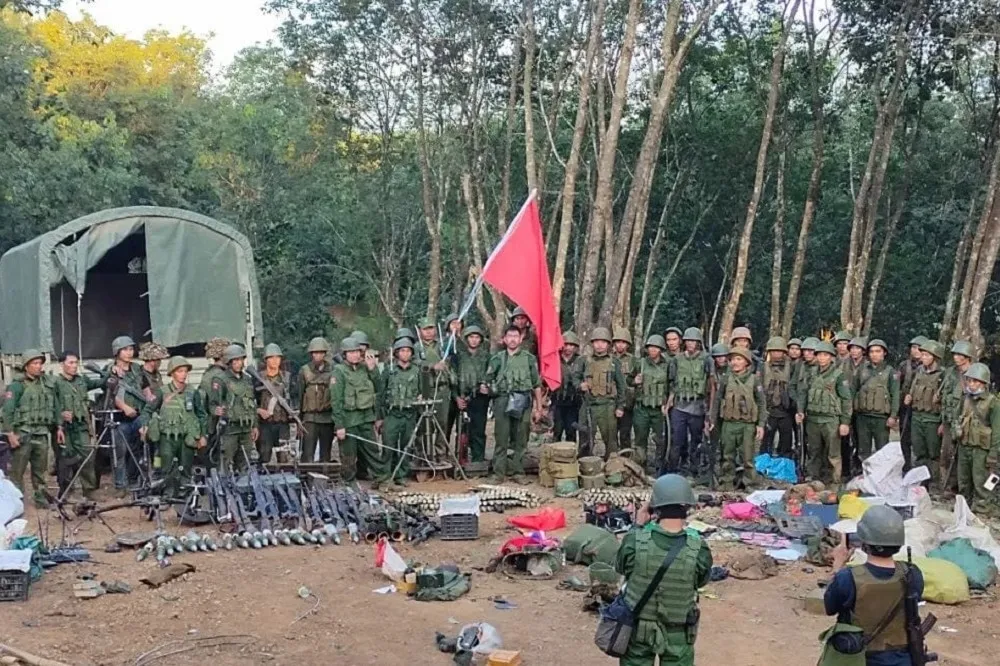 緬北戰火「炸到中國」畫面曝光！　少數民族武裝組織稱為「清剿網路詐騙」